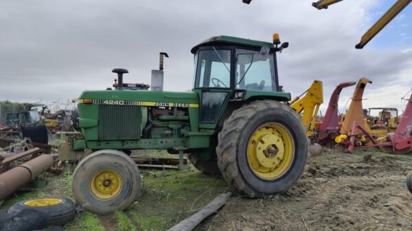 JOHN DEERE 4240 - Imagen 4