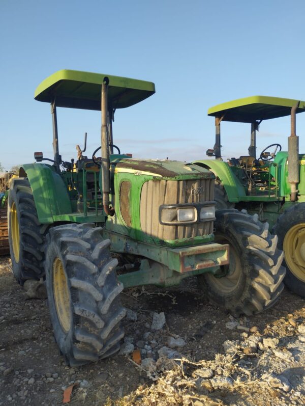 TRACTOR JOHN DEERE 6215