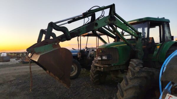 JOHN DEERE 6215 - Imagen 7