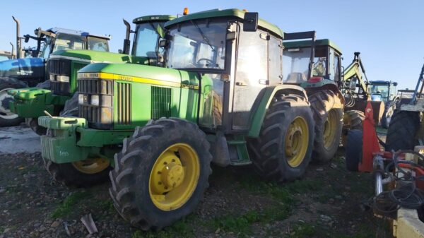 JOHN DEERE 6010 - Imagen 2